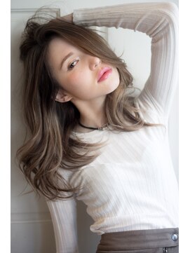 エイト ヘアサロン 渋谷本店(EIGHT) スポンテニアスハイライトグレージュ/Mii