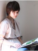 ラフ感を残したアシンメトリーな黒髪ワンサイドショートｌ