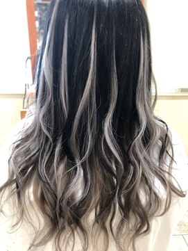 ニーナ ビューティーサロン(NINA Beauty Salon) 学割で大胆イメチェン#イメチェン#学割#U24#グラデ#エクステ