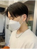 毛流れセンターパートニュアンスパーマツーブロック刈り上げ