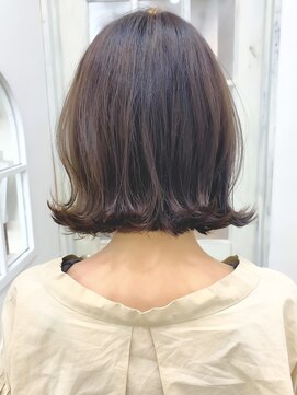 アリュウル 表参道 青山(Allure) 【外ハネショートボブ】小顔カット　韓国系　ベージュカラー