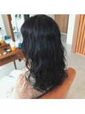 黒髪ロングウェーブパーマ