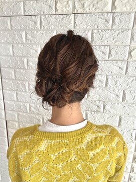 アメジスト(amethyst) イベントヘアセット☆サイドシニヨン/アップスタイル/ミディアム