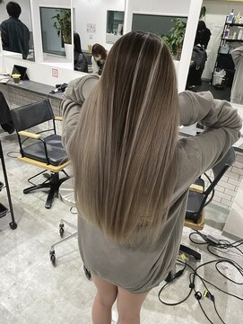 カラ ヘアーサロン(Kala Hair Salon) 筋感のあるバレイヤージュ
