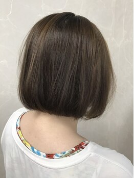 カラーズ びゅーてぃーさろん(COLORS)の写真/【似合わせカット¥3850】ご自宅でも扱いやすいスタイル☆再現性が良くサロン帰りのヘアスタイルが長持ち！