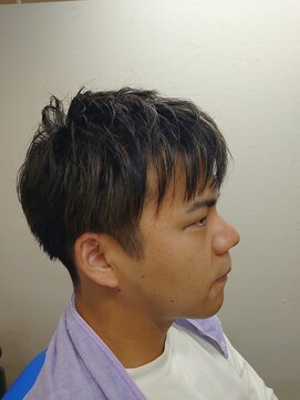 ヴェルデ シンバシ(VERDE SHINBASHI) 束感マッシュ ショート ツーブロック フェード ビジネススタイル