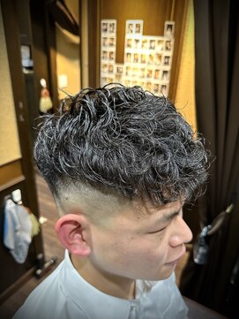 ヒロギンザ 池袋 サンシャイン通り店(HIRO GINZA) スペインカール　海外風パーマ　スキンフェード　池袋