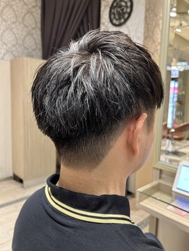 ビス リアン 川口店(Vis lien) ツーブロック刈り上げスキンフェードカットアッシュブラック