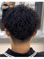 ビカム 名駅(become)&nbsp;【アップバング×ツイストスパイラルパーマ】刈り上げフェード