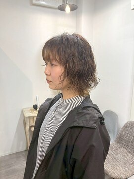 ロッカ(ROCCA) アプリコットオレンジくしゅっと動くショートウルフ