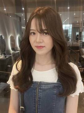 ジーナ 福岡天神(Zina) 韓国風／顔周りカット／レイヤーカット