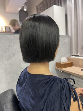 ショートから伸ばし中！あご下パツっとボブ♪