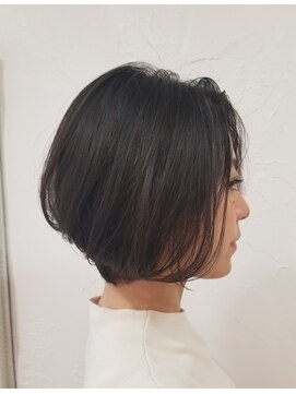 ウィロー(WILLOW) 【WILLOW】　前下がりショートボブ　(小玉泰基)