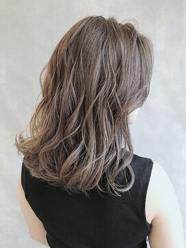 アンダーバーホワイト 大阪上本町店(_WHITE) ミディアムレイヤー