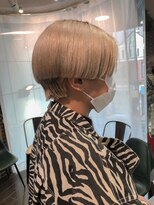 ヘアーアンドメイク ビス(HAIR&MAKE bis) ハイトーンベージュ/ショート