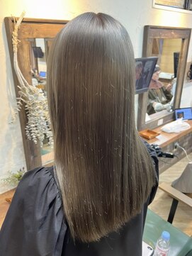 シュリット(schritt) シルバーベージュカラー エジリ