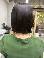 ヴィア(via) ギリギリ結べる切りっぱなしボブ×ダークオリーブグレージュ