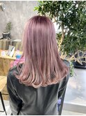 ピンクベージュ