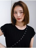 長めバング鎖骨ミディアムボブオリーブベージュ切りっぱなしボブ