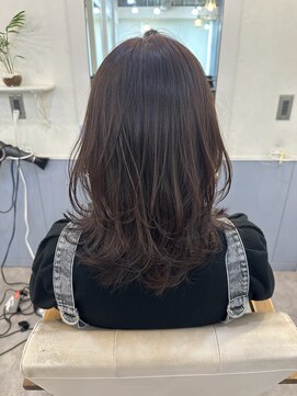 トッカ ヘアアンドトリートメント 難波店 動きたっぷりのミディアムレイヤー