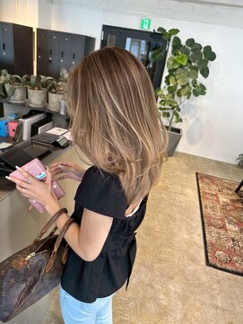 メリー オオサカ(Merly Osaka) milk tea balayage