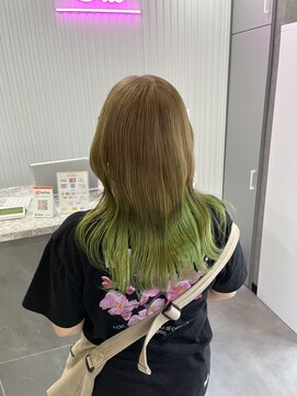 セブンルックスクレオ(7LOOKS creo) ミルクティーベージュ×ネオングリーン