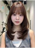 顔周りレイヤーカットくびれヘアミルクティーベージュカラー