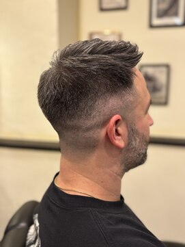 スカイマスターバーバー 渋谷(SKY MASTER BARBER) アップバングフェードスタイル<理容室>[床屋/シェービング/渋谷]