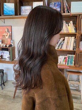 ヘアーアイストゥーレ(HAIR ICI TRE) ブリーチなしダブルカラー透明感ココアブラウン担当渡辺聖