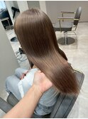 グレージュ切りっぱなしボブ前髪ありミニボブミルクティベージュ