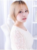 金髪ハイトーンカラーシャギーショートボブレイヤーウルフ20代