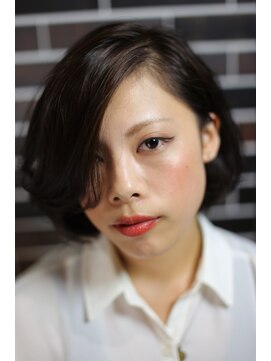 チマコッピ(cimacoppi) サイドパート耳かけボブ