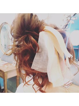 ヘアメイクアンドセットサロン リッコ(Hair make&set salon Ricco) カジュアルリボンお団子 ヘアアレンジ フェミニン