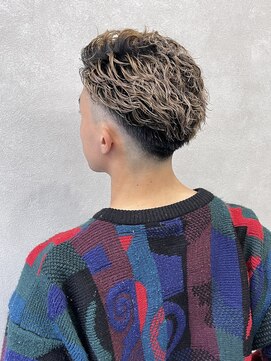 エミュ(Aimu.) 【フェード×ブリーチ×パーマ】