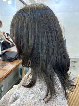 ファルベ(Farbe) 簡単で綺麗に見えるワンカールレイヤーカットオリーブ