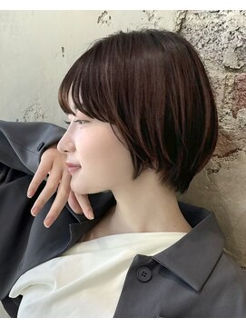 アフロート ルヴア(AFLOAT RUVUA) 《岩田莉奈》ハイライトで白髪ぼかし★くびれショートボブ 新宿