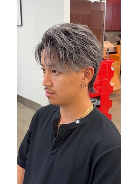 リップス 吉祥寺店 (LIPPS) ホワイトシルバーアッシュバレイヤージュフェザーショート