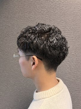 ヤスムラ(YASUMURA) ちょうどいいを作るメンズショートパーマ【西宮北口/理容室】