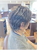 センターパートウルフパーマ