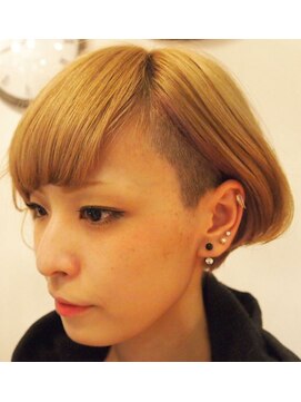 ３０代でも少し変わった２ブロックボブ ハイトーン L エス ヘアメイク スペース Es Hair Make Space のヘア カタログ ホットペッパービューティー
