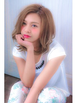 クラン(clan) 大人かわいいレイヤーミディ×ミルクティーベージュ