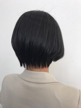 カリス(CHARIS) ショートボブ