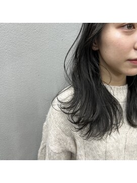 エモ(emo.) ワンカールミディアム × 地毛風グレージュ