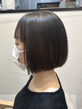 ラビス クローバー(Lovis clover) 縮毛矯正でぱつっと質感がかわいいボブカット♪あゆむ