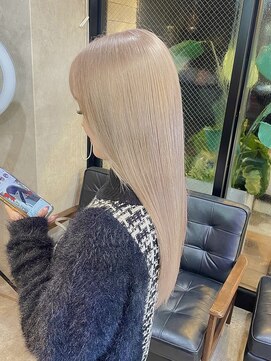 リエンス(RIENS) 【RIENS】ホワイトベージュ×馬越麗奈