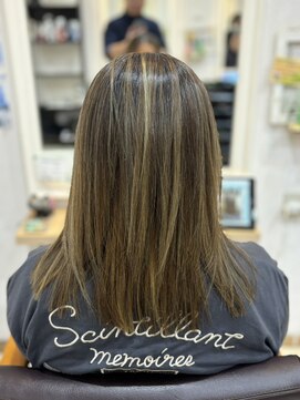 シーズンプラス(SEASON PLUS) 20代30代40代 大人可愛い 小顔カット ミディアムローレイヤー3B