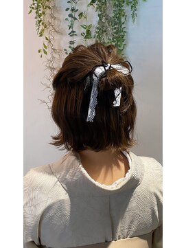 クレヨン ケース(Crayon case) 短くてもできる!ハーフアップ♪結婚式 二次会 お呼ばれヘア