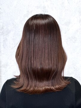 デミヘアー(Demi hair) ブラウンカラー、外ハネ