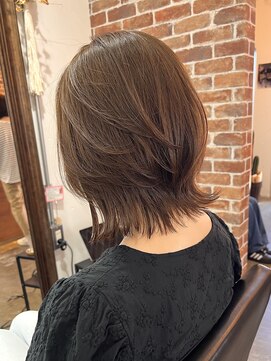 ヴィップルーム(viproom) 大人ボブレイヤーカットアッシュカラーダブルカラーおしゃれ女子