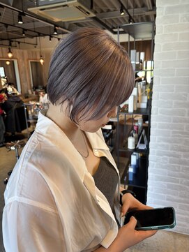クラン バイ ナチュラル(clan by Natural) 綺麗系女性におすすめ！グレージュカラー/ショートボブカット